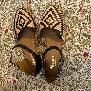 Macarena Huarache Sandals - New!